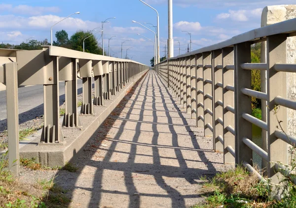 Ombres de clôture de pont — Photo