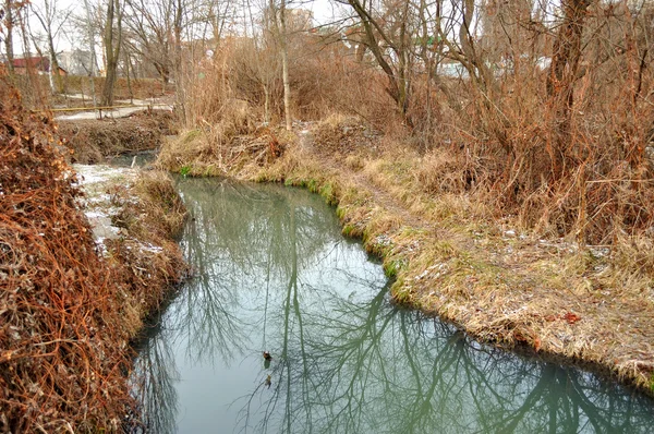 City stream in autumn — Stock Photo, Image