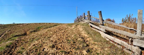 Деревянный забор за пределами деревни панорама — стоковое фото