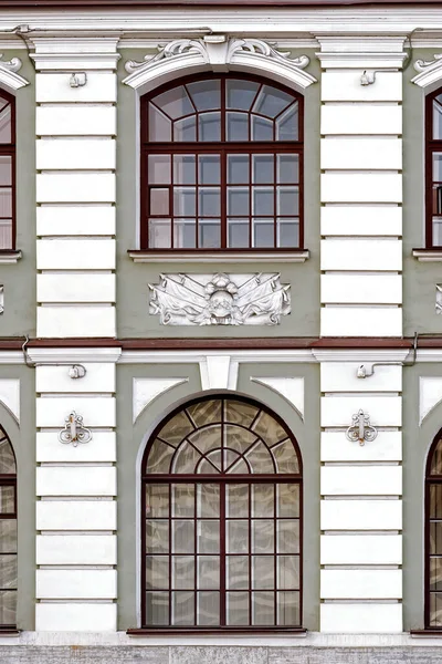 Two Rectangular Arched Windows Brown Frame Gray Wall Series Windows — Stock Photo, Image