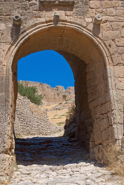 Entrance to the ancient fortress. — Stock Photo, Image