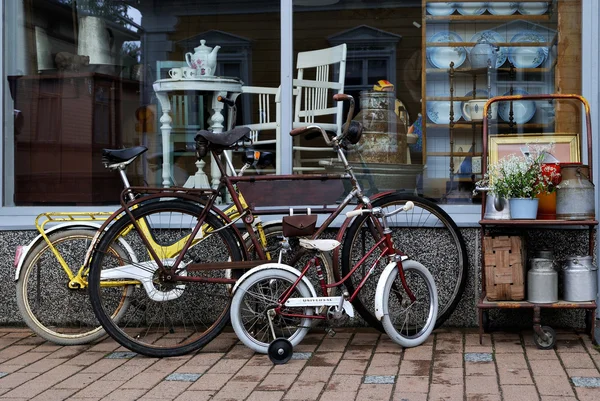 De oude fietsen. Rechtenvrije Stockfoto's