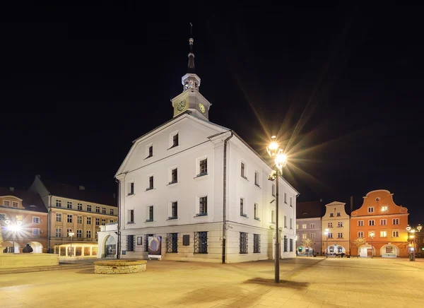 Place du marché à Gliwice avec mairie le soir — Photo