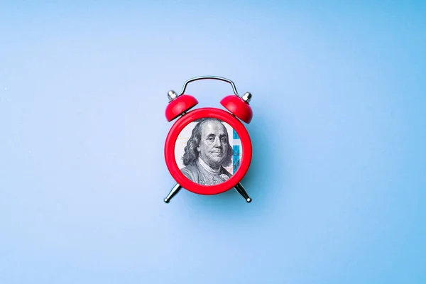 US dollar bill in alarm clock. Concept of deadline to invest. Time is money idea. Time to making money. — Stock Photo, Image