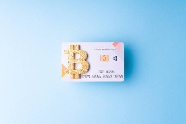 Bitcoin ödeme sembolü. Banka bitcoin şifreleme kartı alışveriş ve ticaret konsepti olarak.