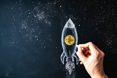 Bitcoin logo roketatar, kripto para birimi konsepti. Tasarımcılar ve son dakika haberleri için altın sikkenin büyüme oranı. Bitcoin 'den aya klasik roket illüstrasyonuna.