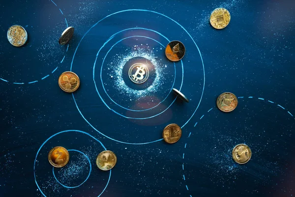 Altcoins giran en torno a Bitcoin en el cosmos. Universo de Criptomonedas. Símbolo de dominación Bitcoin, equilibrio de mercado, trabajo en equipo, concepto de liderazgo. Red, idea de interacción blockchain — Foto de Stock