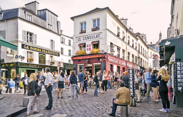 View of typical paris cafe on September 08, 2013 in Paris — Stock Photo, Image