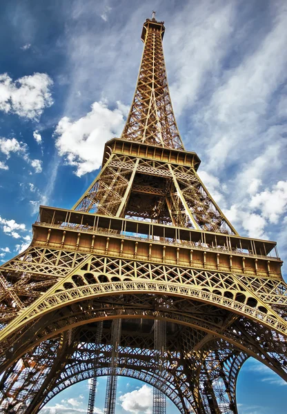 Dos cuervosLa tour eiffel symbool van Parijs — Stockfoto