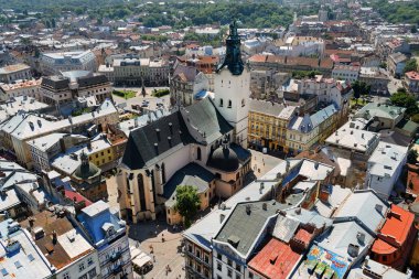 Hava görünümü Katedrali ve Lviv şehir merkezi parçası