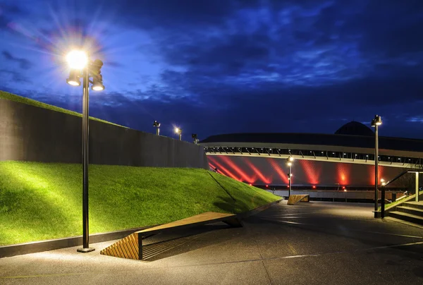 Modern mimari ve Uluslararası Konferans Merkezi'ne e