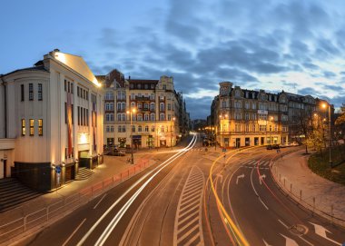 Katowice gece Rialto Tiyatrosu.