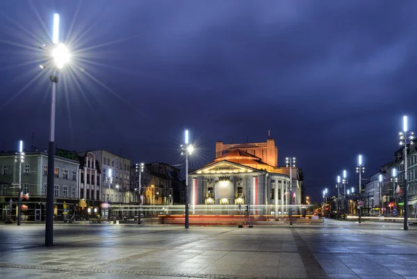 A központi téren, Katowice, a th Wyspianski-Színház — Stock Fotó