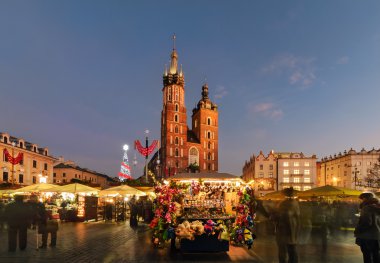 Main Market Square eski kentin geleneksel sokak pazarında 