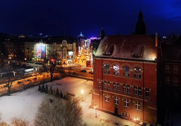 Vista aérea nocturna de Katowice en invierno, Polonia. Eur. — Foto de Stock