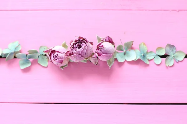 Pretty shabby chic roses all in a row — Stock Photo, Image