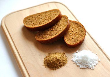 Wodden gemide baharat ile ekmek