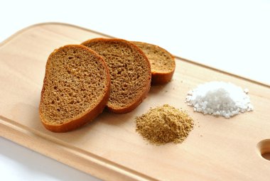 Wodden gemide baharat ile ekmek