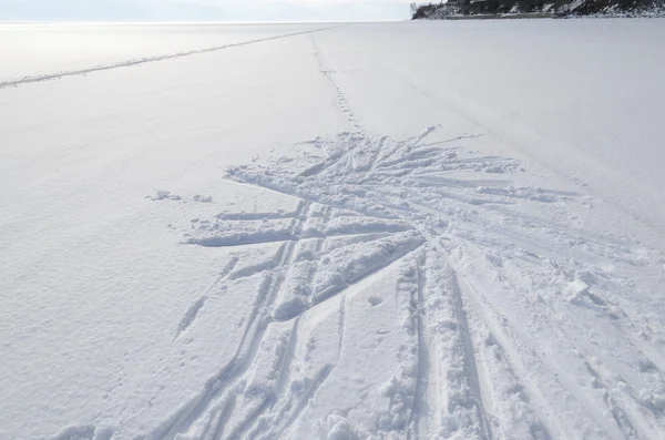Ski trail in fluffi white snow through Lake Baikal — Stock Photo, Image