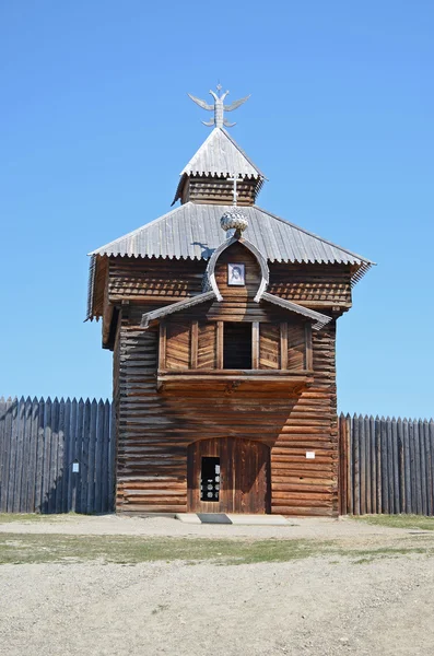 Região de Irkutsk, Rússia - 10 de maio de 2015: Igreja de madeira do Ícone Kazan da Mãe de Deus na aldeia de Taltsy — Fotografia de Stock