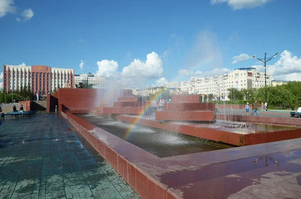 Chita, ru - 17. Juli 2014: Stadtbrunnen auf dem zentralen Platz von chita — Stockfoto