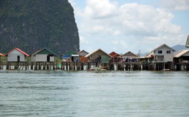 Deniz Çingeneler Andaman Denizi, Tayland Koh Panyee kayan Köyü