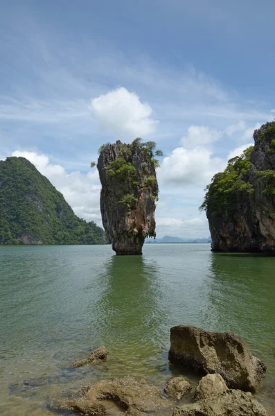 James Bond Island Ko Tapu (em inglês). Baía de Phang Nga, Mar de Andaman, Tailândia — Fotografia de Stock
