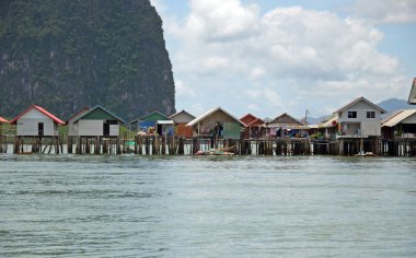 Deniz Çingeneler Andaman Denizi, Tayland Koh Panyee kayan Köyü