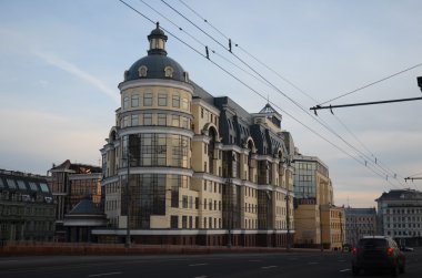 Ana departmanı Merkez Bankası binasında alacakaranlık