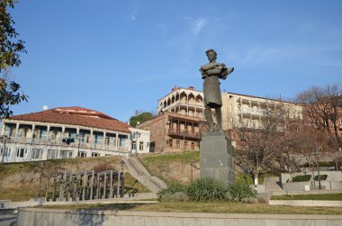 Tbilisi, Georgia-Şubat, 25 2015 Gürcü şair Nikoloz Baratashvilis anıt Tiflis