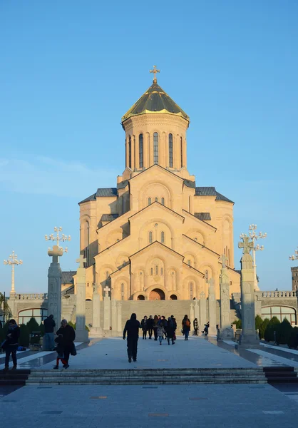 Tbilisi, Georgia-únor, 25 2015: Nejsvětější Trojice katedrála z Tbilisi (Sameba) - hlavní katedrála gruzínské pravoslavné církve — Stock fotografie
