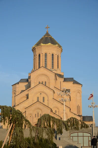 Tbilisi, Georgia-Fev, 25 2015: Catedral da Santíssima Trindade de Tbilisi (Sameba) - a principal catedral da Igreja Ortodoxa Georgiana — Fotografia de Stock