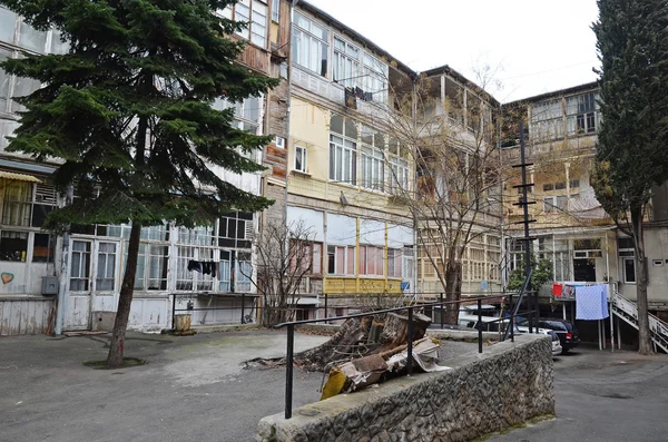 Cour intérieure des maisons à Tbilissi, Géorgie — Photo