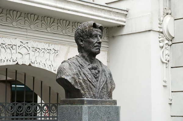 Tbilisi, Georgia-Feb,27 2015:The bust of Georgian theater founder Kote Marjanishvili in Tbilisi — Stok fotoğraf