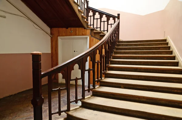 Escalier en bois à l'entrée. Tbilissi, Géorgie — Photo