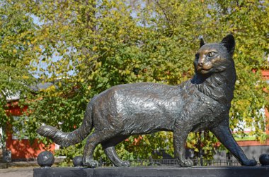 Irkutsk, Rusya Federasyonu - Ekim 10,2015: kedi heykel Irkutsk Caddesi üzerinde. Rusya
