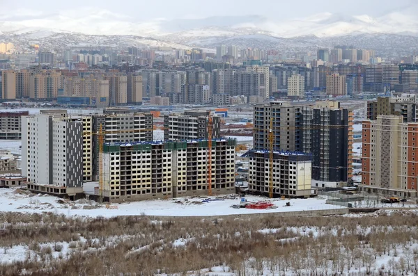 Blick auf ulaanbaatar von der Höhe der Gedenkstätte im Winter — Stockfoto