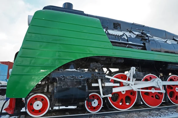 Ulán Bator, Mongolia-Dic, 02 2015: Locomotora de vapor P36a. Museo del equipo ferroviario en Ulan Bator. Mongolia — Foto de Stock