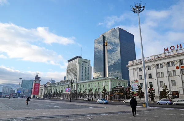 Ulaanbaatar, mongolei - 03. Dezember 2015: neue gebäude am sukhbaatar platz in ulaanbaatar — Stockfoto