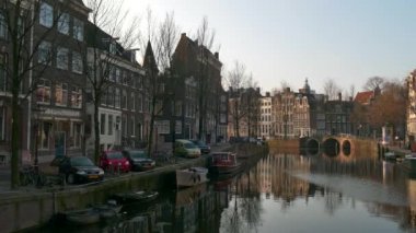 Şehir Manzaralı Hollanda Hollanda Amsterdam kanalının sabah erken