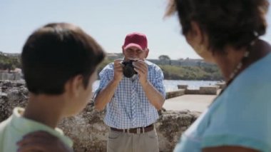 11-aile tatil günlerinde Küba büyükbaba fotoğrafta turist