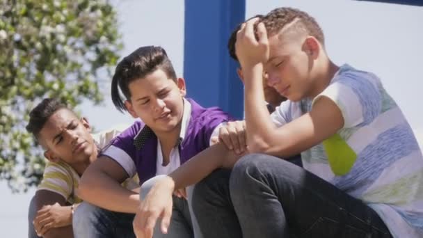 10-Group Of Teenagers Boys Supporting Comforting Friend — Stock Video