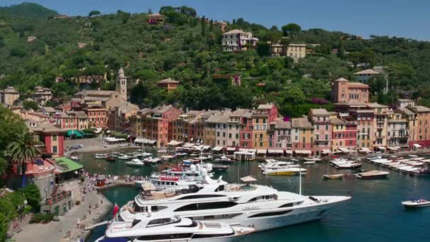 Portofino Itálie krásné moře město vesnice na pobřeží italské riviéry — Stock video