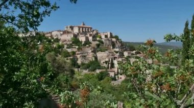Gordes güzel küçük kasabada Luberon Güney Fransa