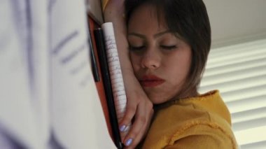 Kitap uyku öğrenci okula geç uyanır
