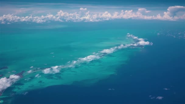 Pohled na Cayo Largo ostrov, Kuba, Karibské moře z letadla