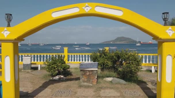 Vista do mar e barcos — Vídeo de Stock