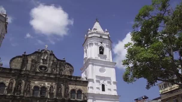 Catedral en Plaza Mayor Casco Antiguo — Vídeo de stock