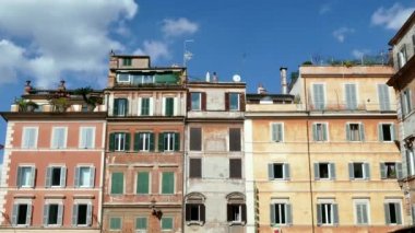 Trastevere Meydanı binalarda evler