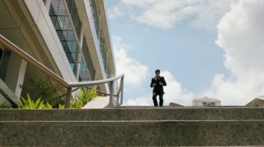 Çinli işadamı joy için Ray üzerinde sürme aşağı gidiyor